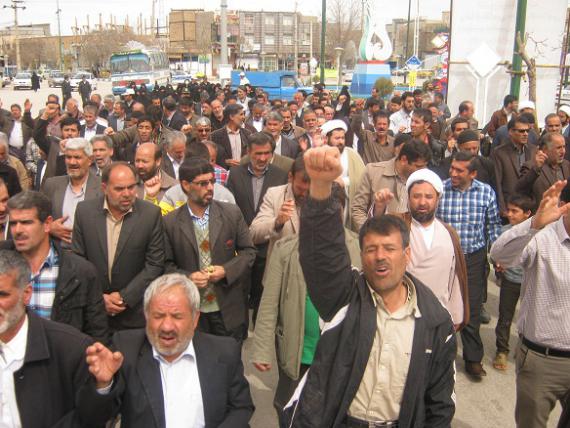 راهپیمایی نمازگزاران کبودراهنگ در محکومیت رژیم آل سعود