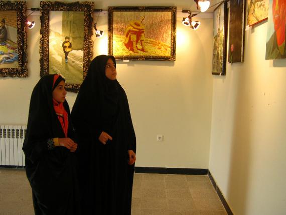 نمایشگاه نقاشی و طراحی هنرمندان بسیجی شهرستان کبودراهنگ