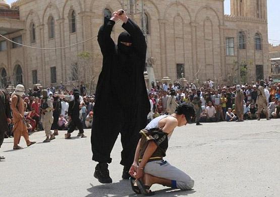 مراسم گردن‌زنی داعش توسط "بولدوزر" + تصاویر