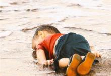 فیلم تکان‌دهنده کودک غرق شده سوری در سواحل ترکیه