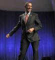 رقص اوباما در زادگاه پدری + فیلم